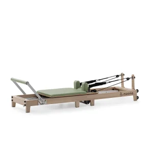 Lettino Reformer Pilates Salvaspazio in Legno Mooma