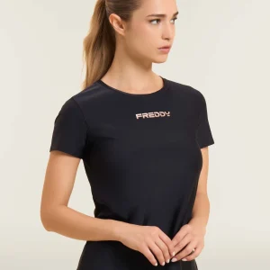 T-shirt tecnica con spacchi laterali e fit regolare